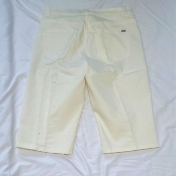 NWT, DG2 Women's Capris Jeans Pants - Picture 5 of 6